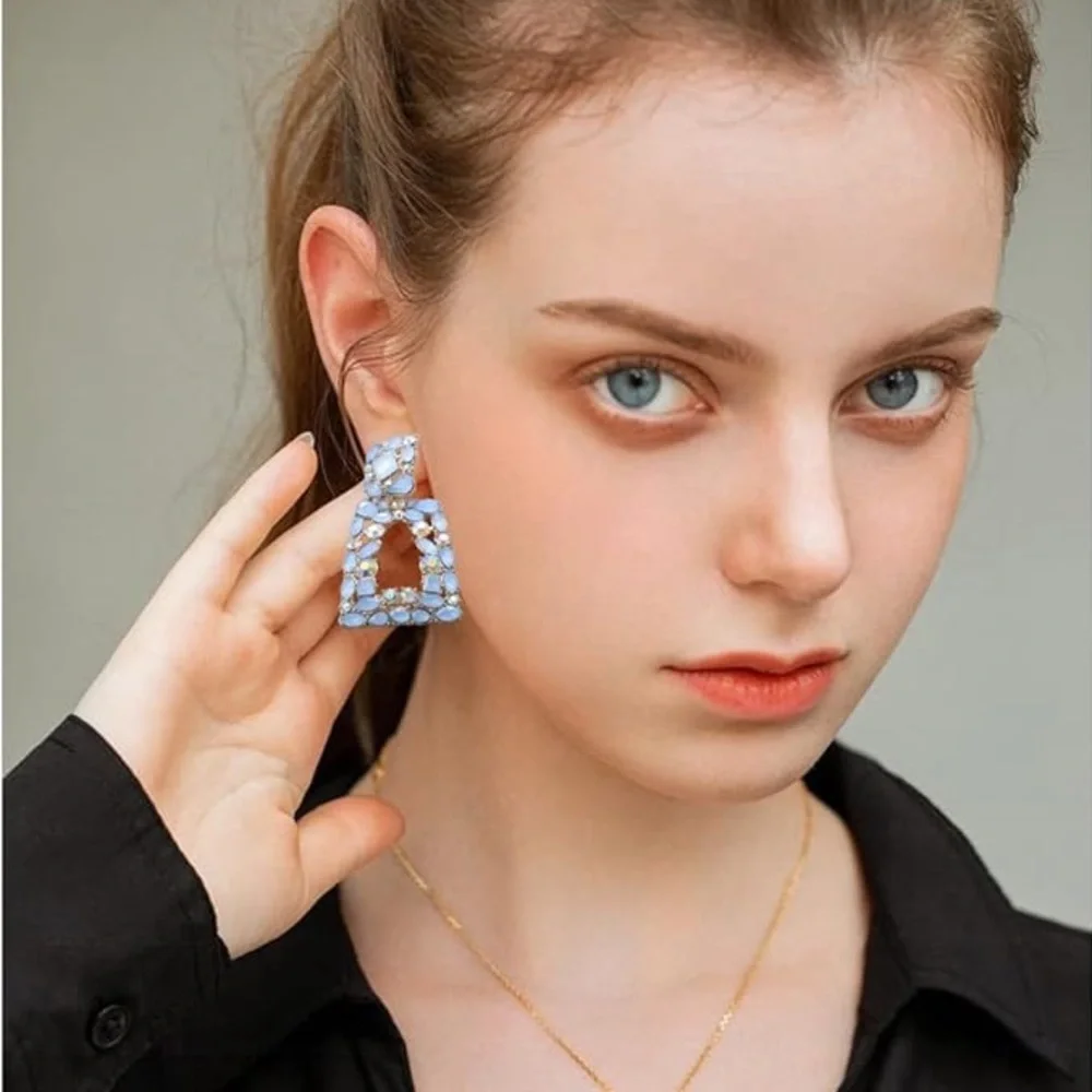 🌸Periwinkle Blue Resin crystal Geometric Earrings - Picture 16 of 16